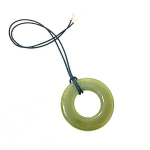 Подвеска-диск из зеленого нефрита